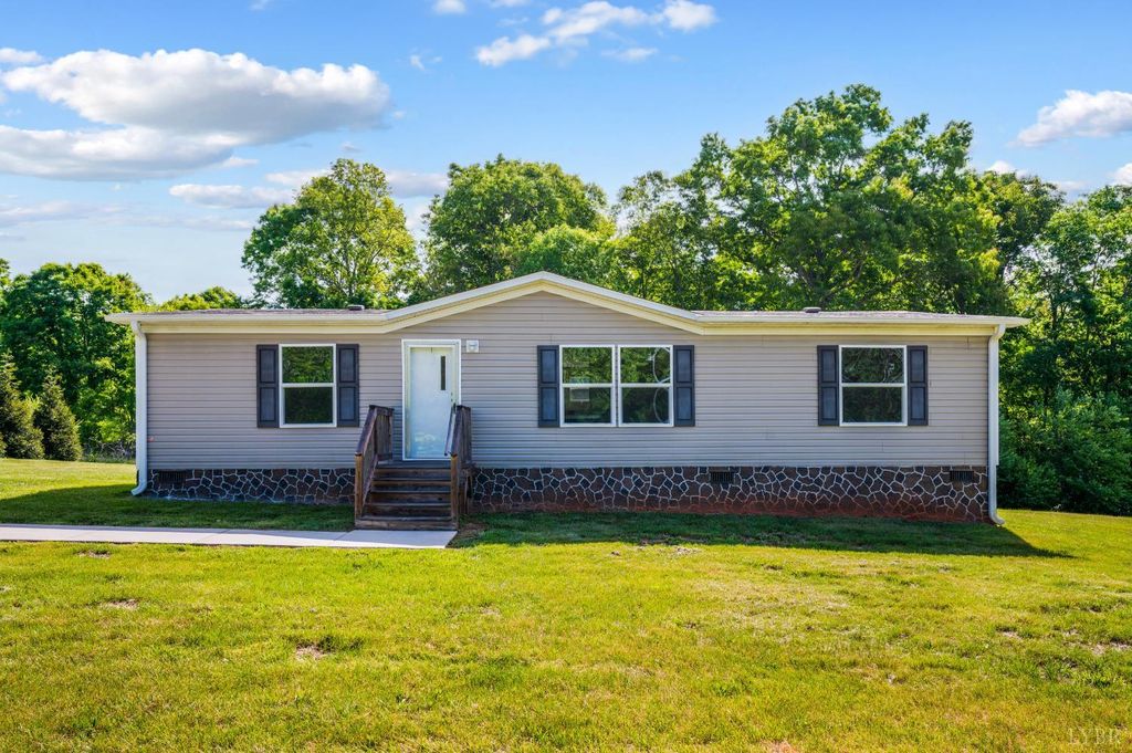 5046 Red House Rd, Appomattox, VA