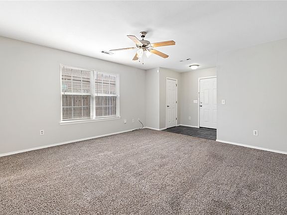 4th image of 591 Cascade Cir