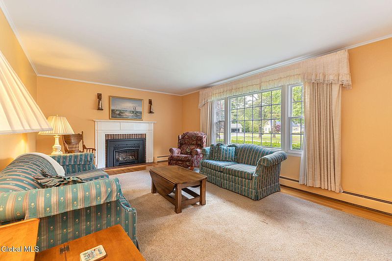 5th image of 18 Sherwood Drive