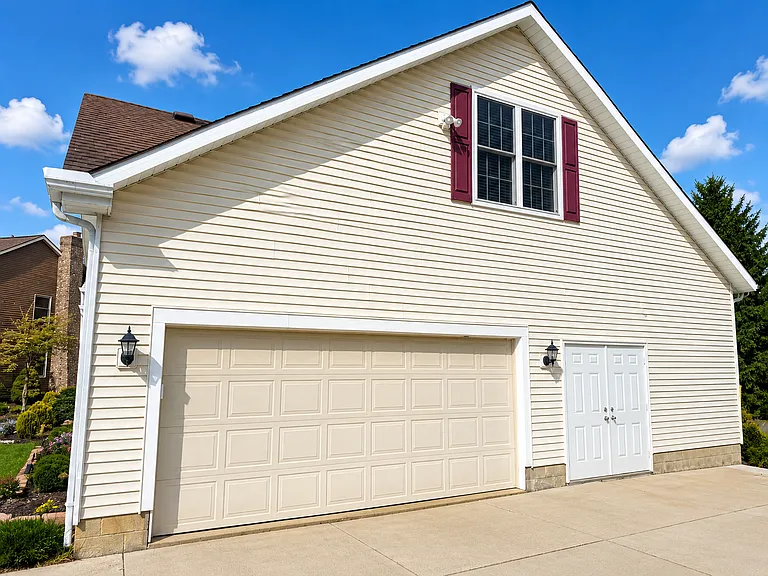 243 Newfield Cir — Photo 2