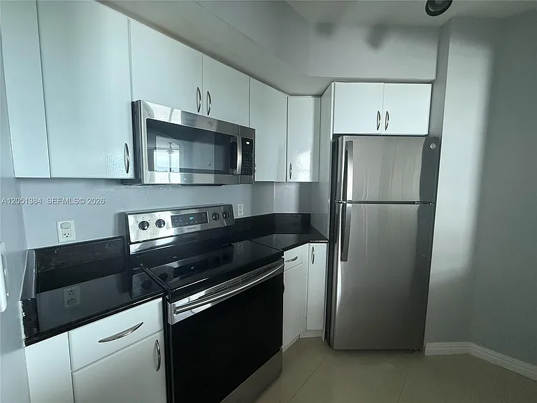 9201 Collins Ave #521 — Photo 9