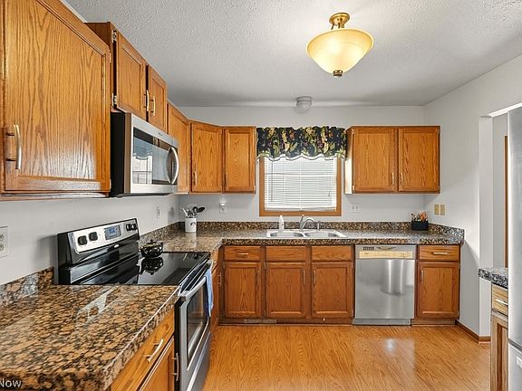 5th image of 120 Talsman Dr #4