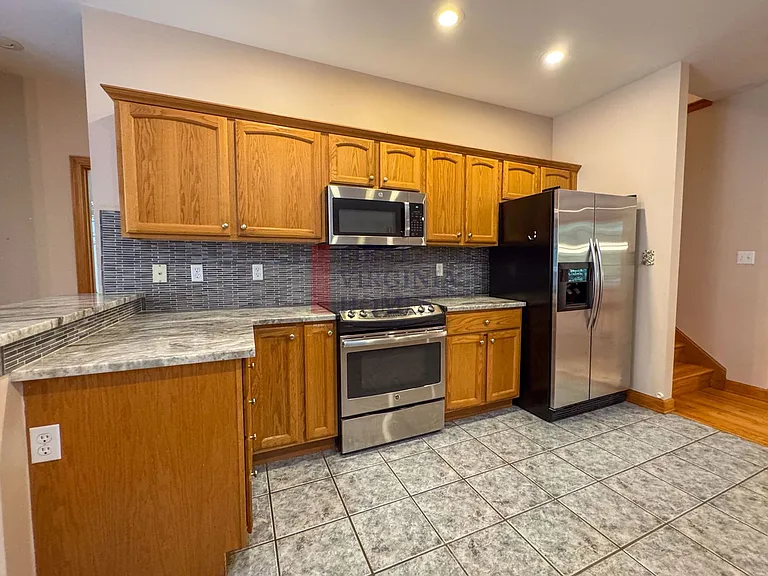25 Fleetwood Dr — Photo 3