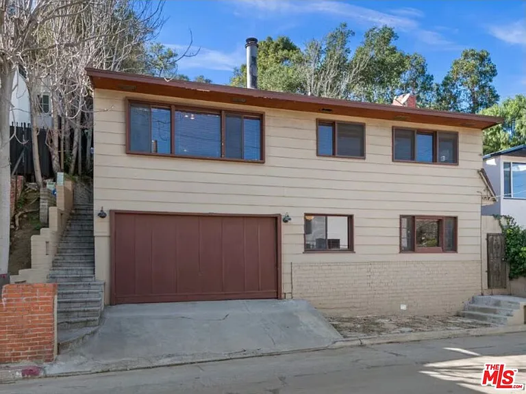 6871 Pacific View Dr — Photo 32