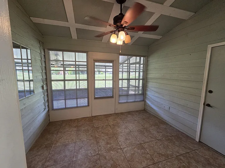35120 Whispering Oaks Blvd — Photo 24
