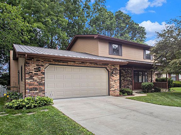 2nd image of 1924 Forest Edge Dr
