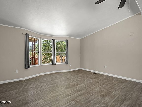 3rd image of 4075 Bobolink Cir
