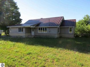 306 Fenton St, Kingsley, MI 49649