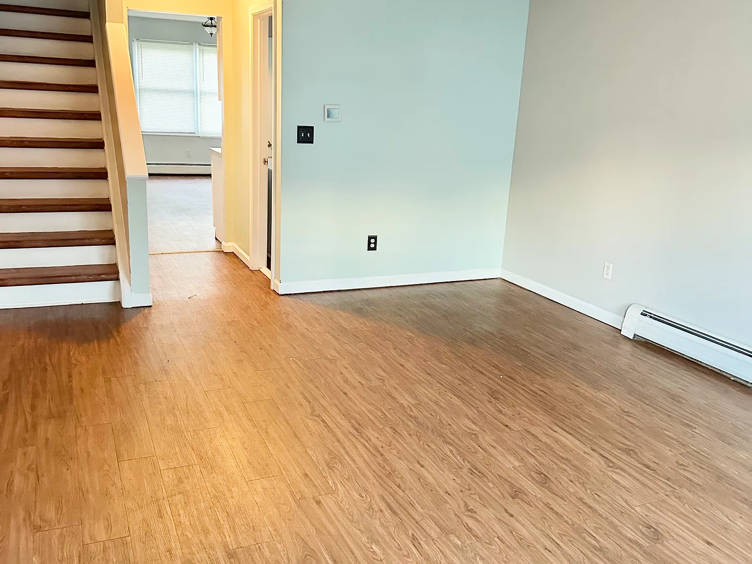 3 bed, 1.5 bath, 1218 sqft, $2,750 — Photo 2