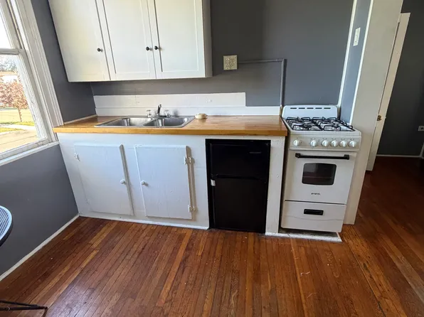 176 W 5th St #3, Oswego, NY 13126