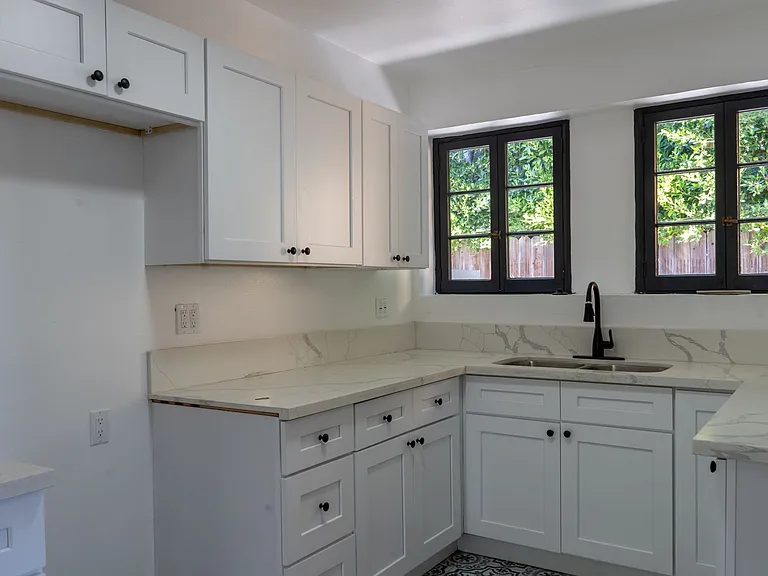 1521 S Stanley Ave — Photo 19