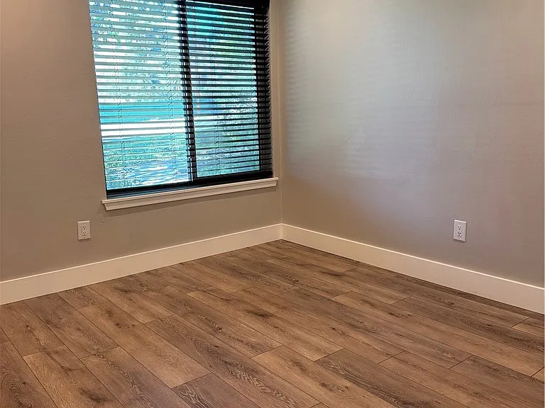 453 Heatherglen Ln — Photo 9