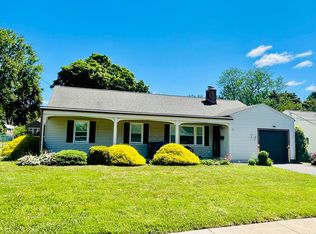 83 Weaver Rd, Manchester, CT 06042