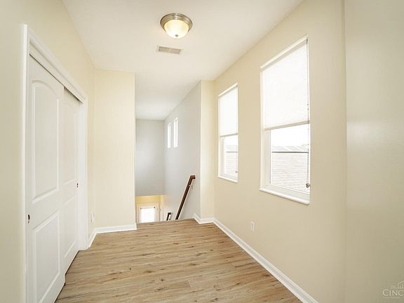 5th image of 7262 Villa Ln