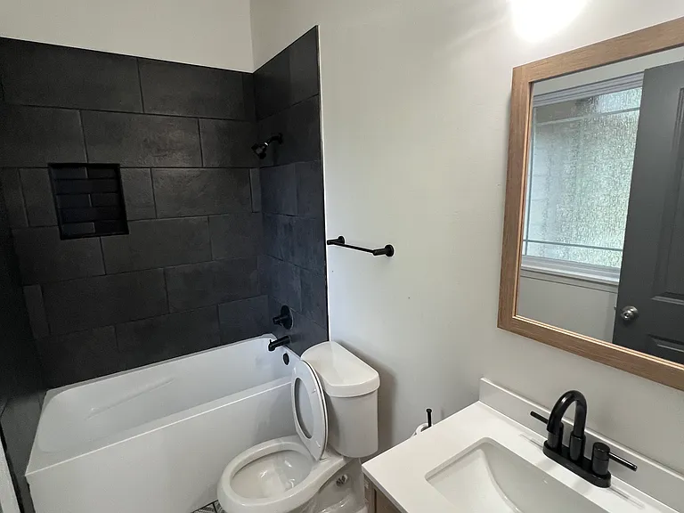226 N Tacoma Ave — Photo 8