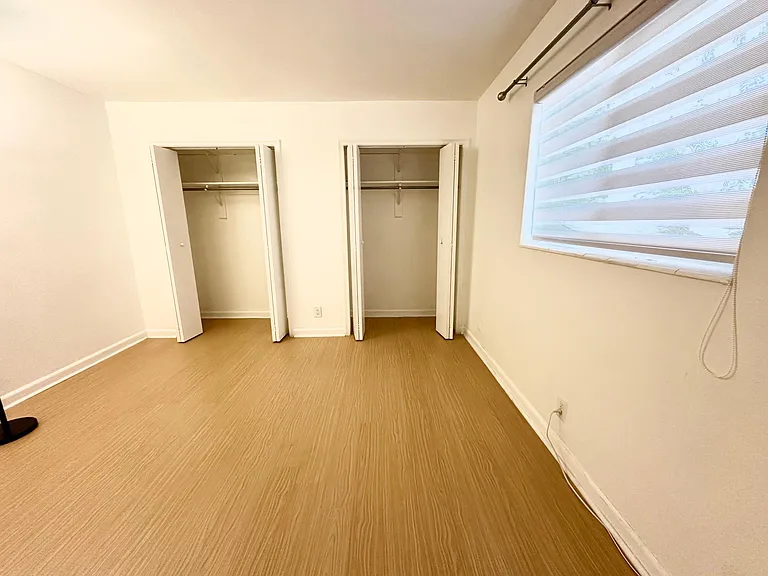 1733 Mayo St #8 — Photo 10