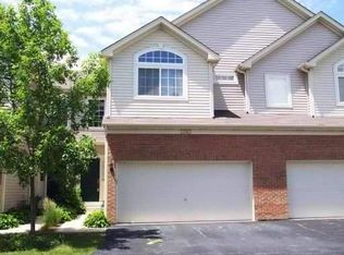 2293 Stoughton Dr, Aurora, IL 60502