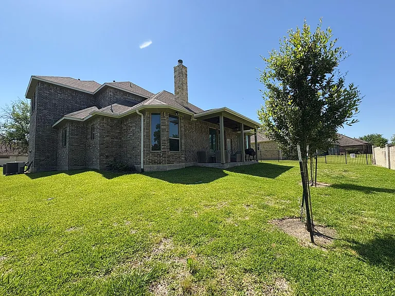 55 Ruskin Dr W — Photo 27