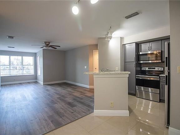 5th image of 3430 Pinewalk Dr N APT 624