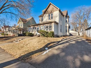 1393 Hewitt Ave, Saint Paul, MN 55104