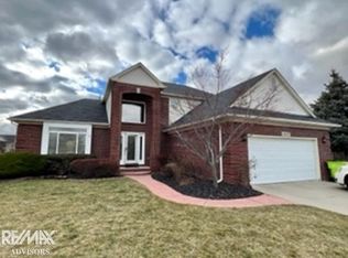 22227 International Ln, Macomb, MI