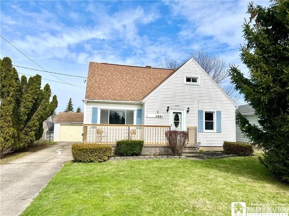 4551 Windsor Ter, Hamburg, NY 14075