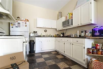 3rd image of 644 York Ave S #10462585