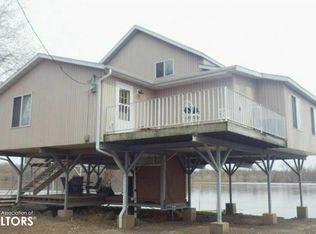 310 Edgewater Beach Rd, Burlington, IA 52601