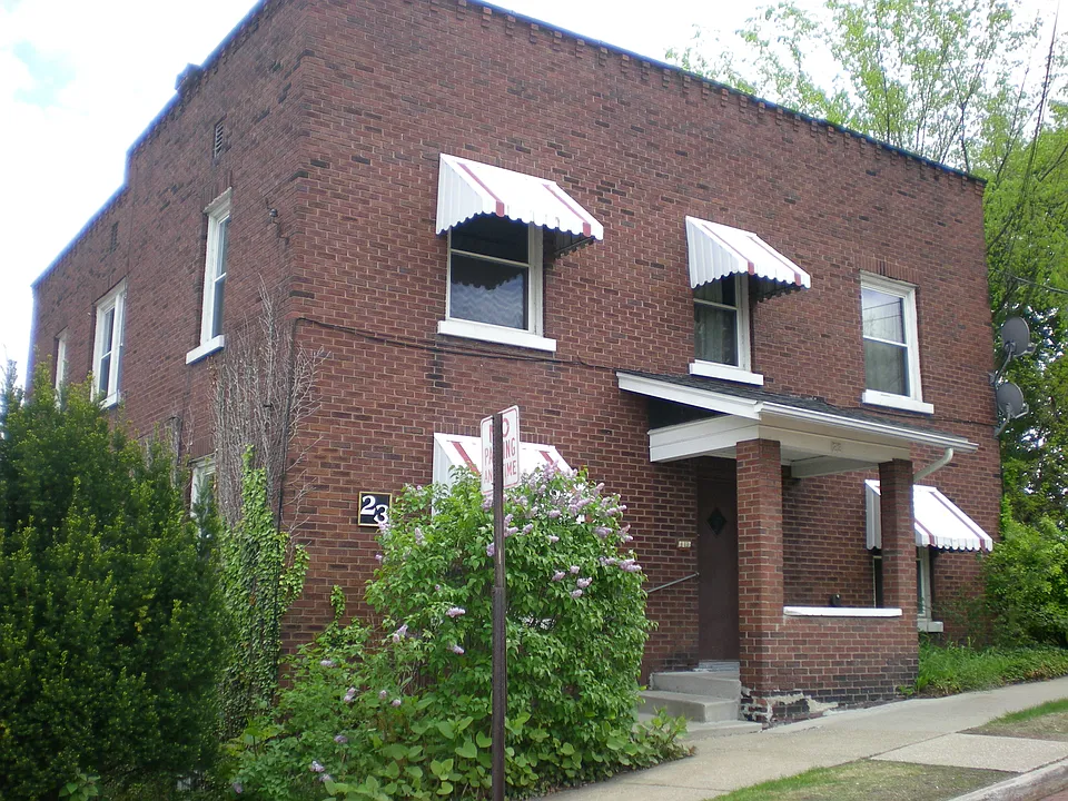 23 Christie St #2