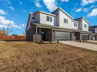 704 & 706 Sun Meadows Loop, Centerton, AR 72719