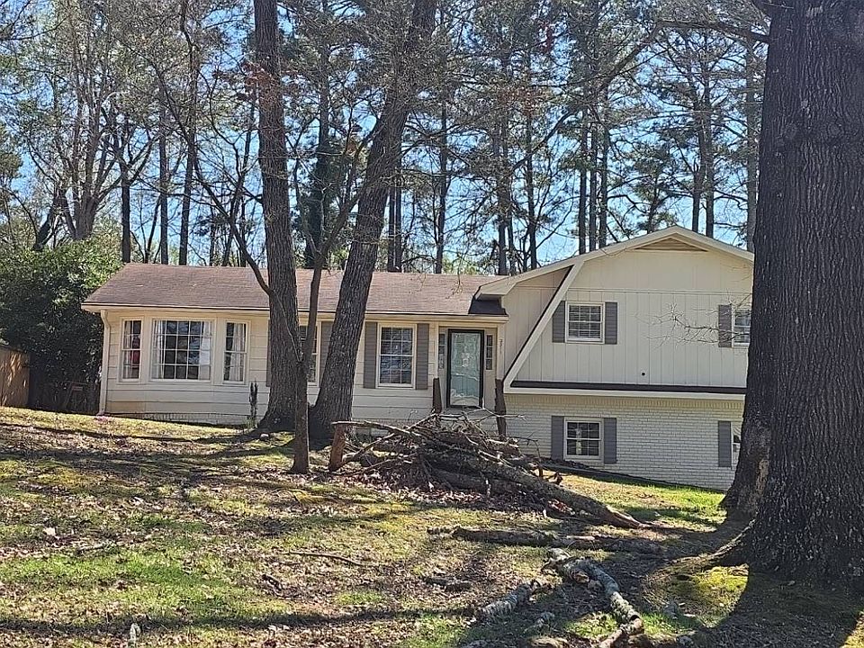 1st image of 2511 Due West Cir NW