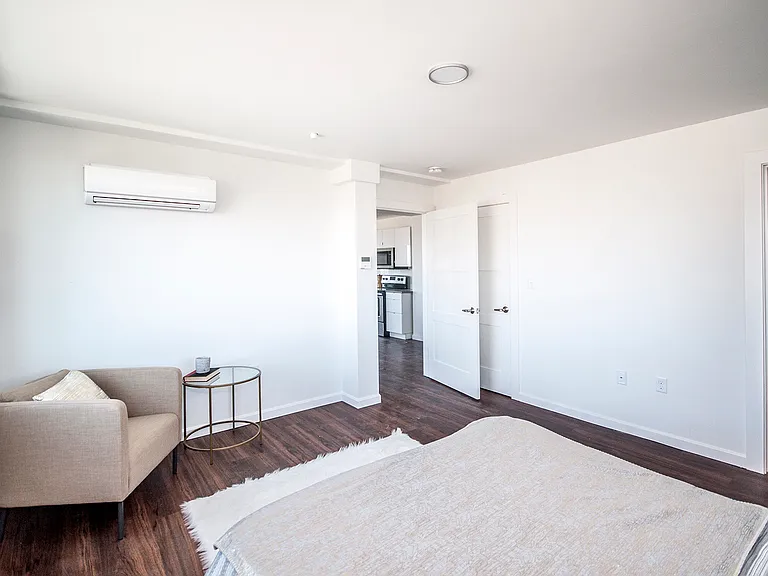 21 Sunset St #305 — Photo 8