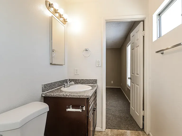 5634 W Puget Ave — Photo 5