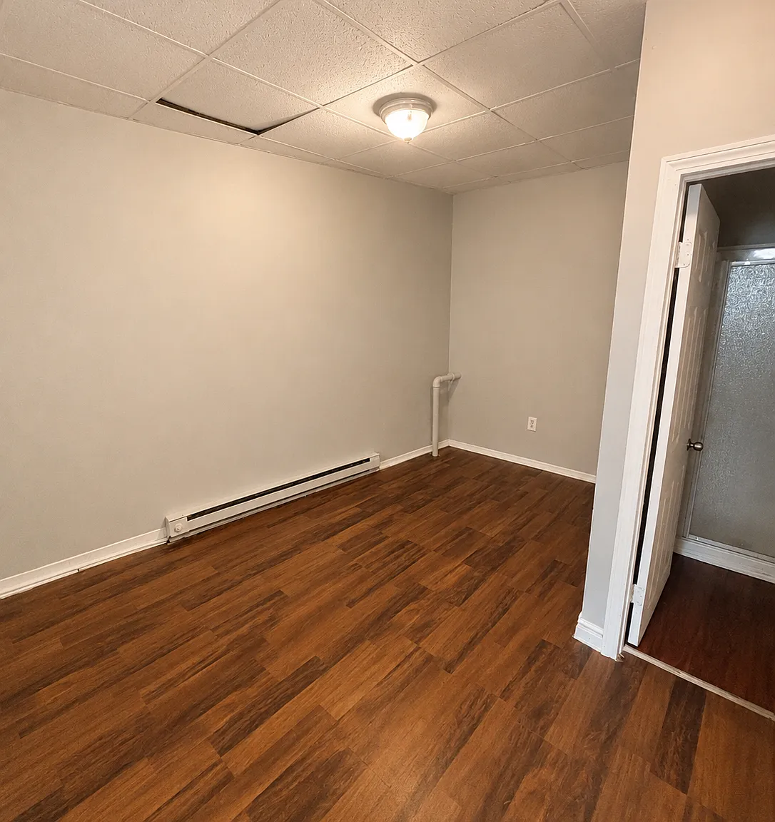 Studio, $995 — Photo 3