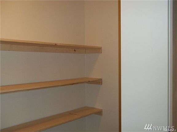 5th image of 290 NE Cheyenne Hill Dr