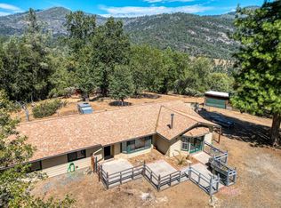 43696 Whispering Pines Dr, Oakhurst, CA 93644