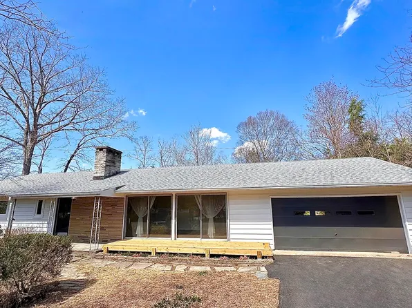 104 Pinehurst Ln, Signal Mountain, TN 37377
