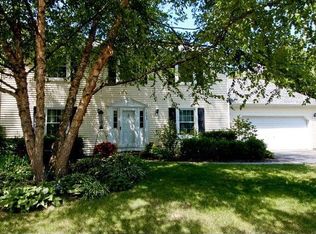 1725 Indian Trail Dr, Naperville, IL 60565