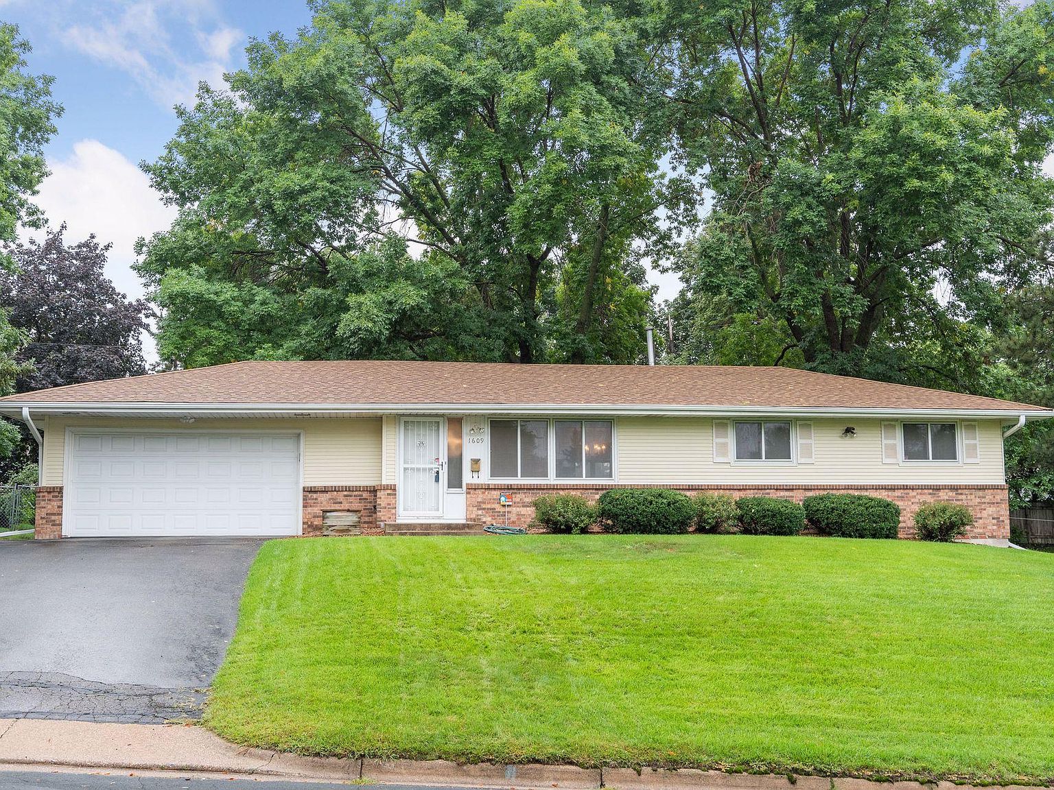 1609 89th St W, Bloomington, MN 55431 Zillow
