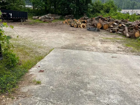 335 S Main St, Clayton, GA 30525