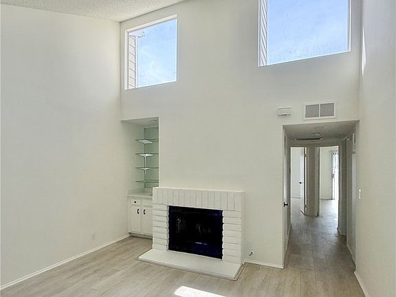 2nd image of 14851 Mulberry Dr