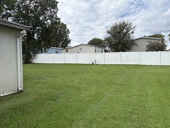 3rd image of 5860 SW 57th Ave