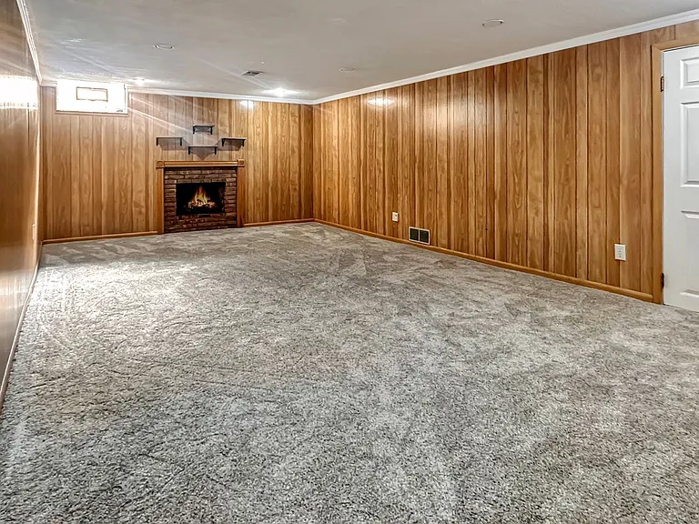 2236 Elmwood Dr SE — Photo 15