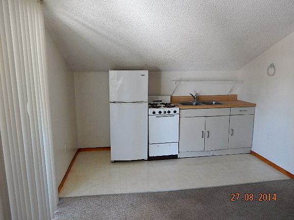 4th image of 1074 W Chase Ave