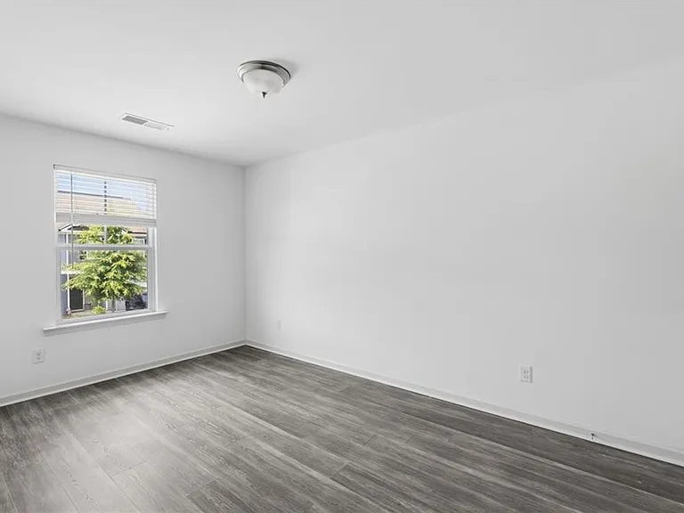 7134 Gladstone Cir — Photo 21