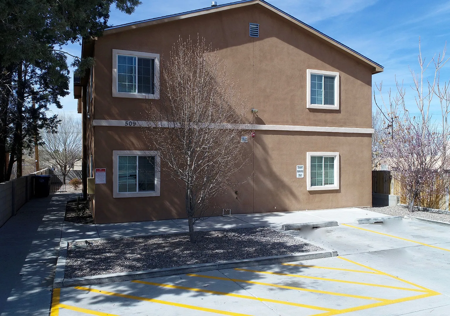 509 Valencia Dr SE — Photo 1