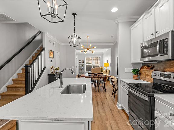3rd image of 343 Hurston Cir