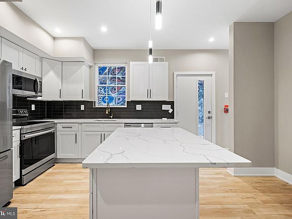 3rd image of 167 W Susquehanna Ave #1