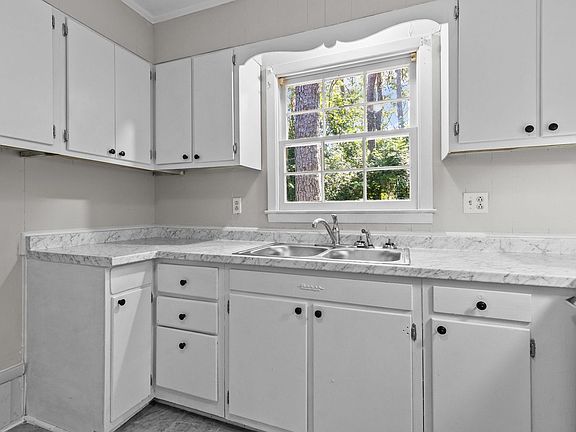 2nd image of 7505 Crown Ave