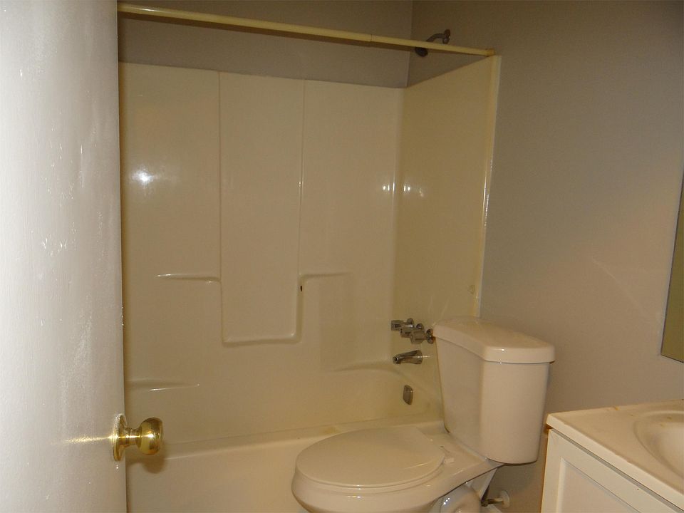 1st image of 966 Amberly Dr APT C